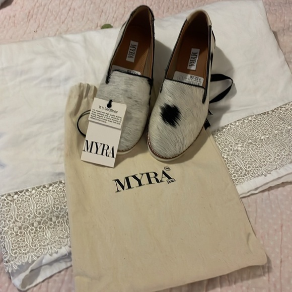 MYRA LEATHER slip-on shoes - unique cow pattern, white SZ 7 -NEW - with bag - Picture 12 of 12